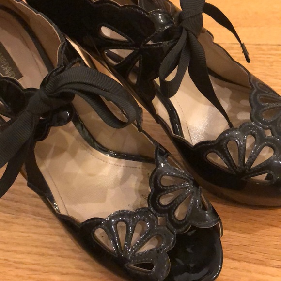 Joan and David black patent leather platform heels - Picture 4 of 8